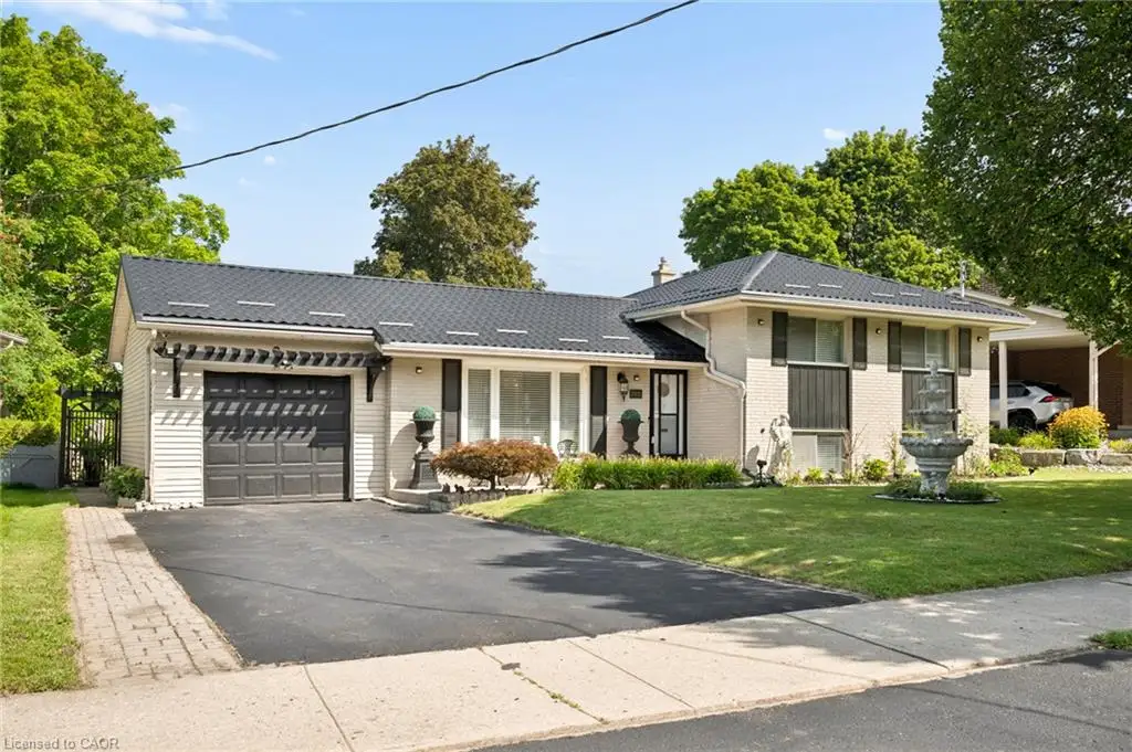 285 Stonybrook Drive, Kitchener ON N2M 4L8