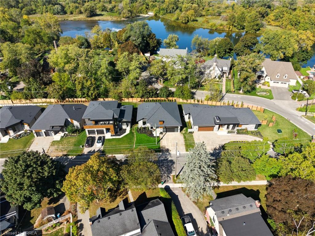 141 Parkside Drive, Brantford ON N3T 0S9