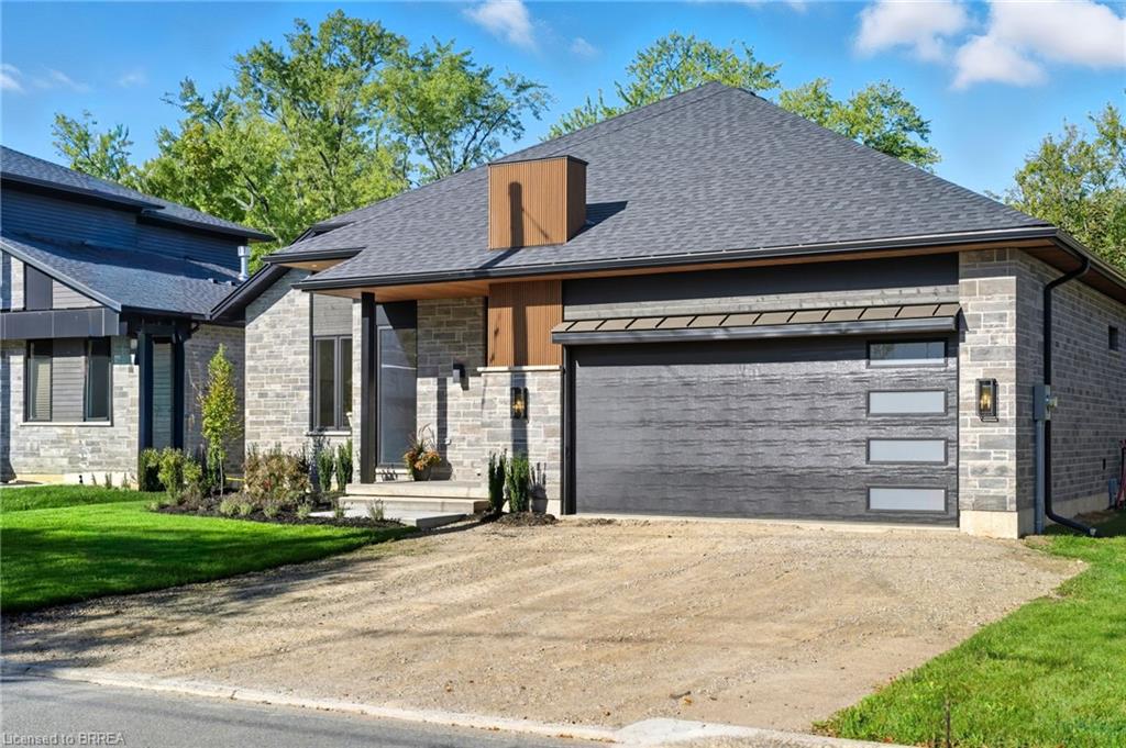 141 Parkside Drive, Brantford ON N3T 0S9
