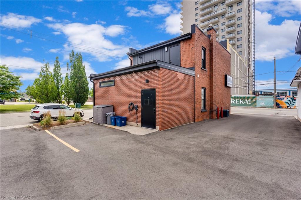 1020 King Street E, Kitchener ON N2G 2M9