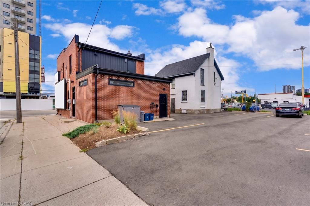 1020 King Street E, Kitchener ON N2G 2M9