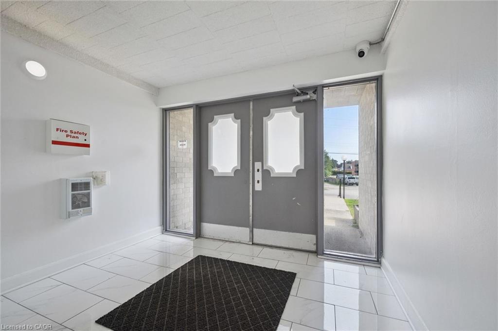 107-6 Walton Avenue, Kitchener ON N2C 2B5