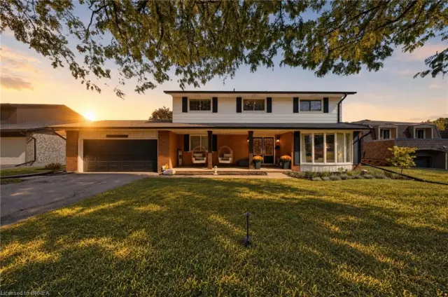 25 Cedarland Drive, Brantford ON N3R 6G9