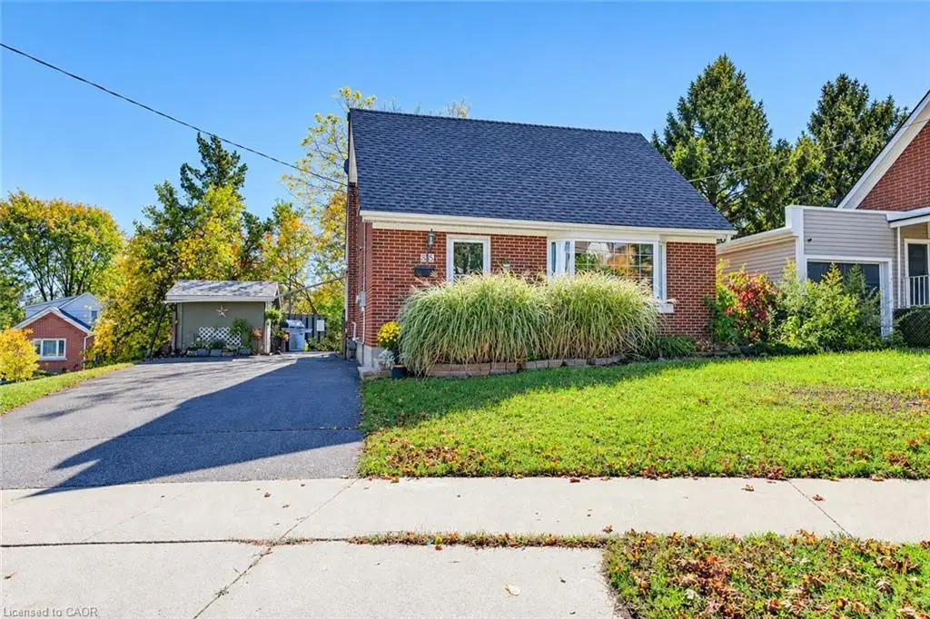35 Pleasant Avenue, Kitchener ON N2M 4A3