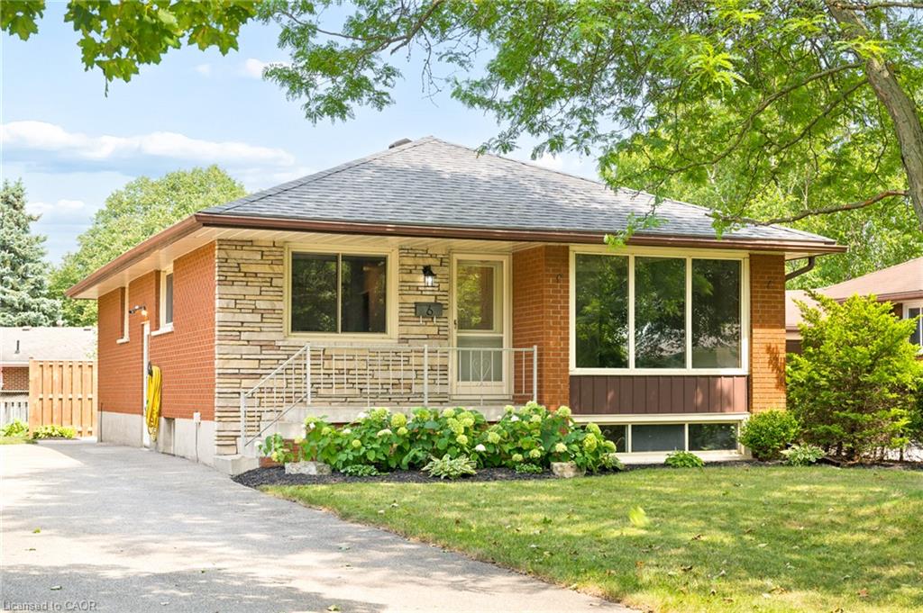 6 Robroy Court, Brantford ON N3R 3E3