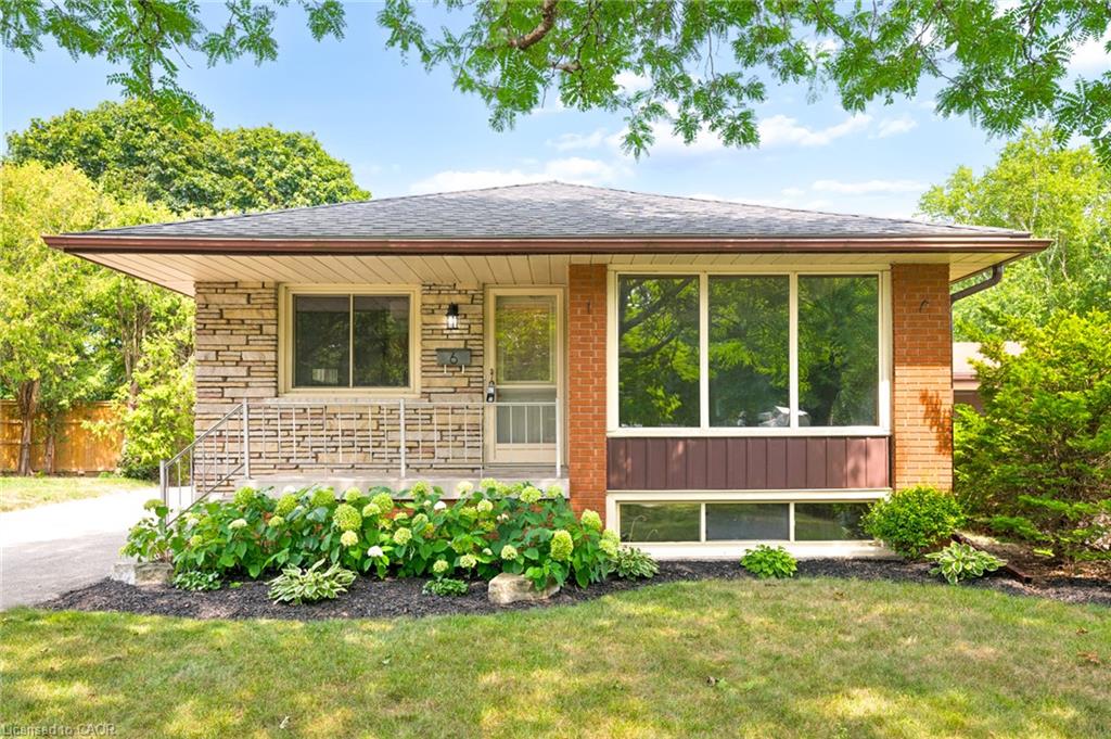 6 Robroy Court, Brantford ON N3R 3E3