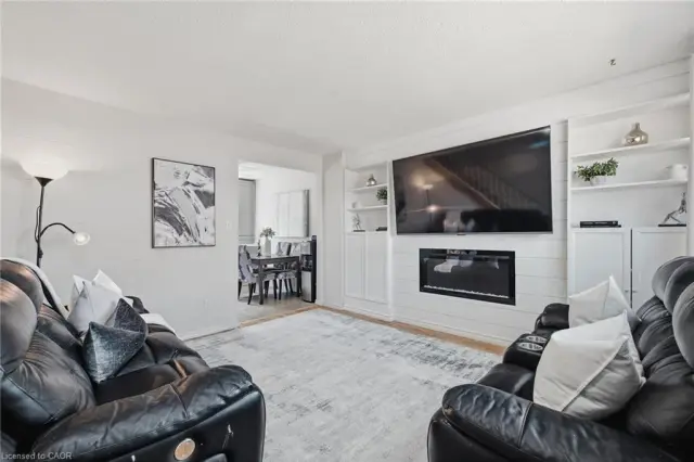 11-164 Jansen Avenue, Kitchener ON N2A 2L7
