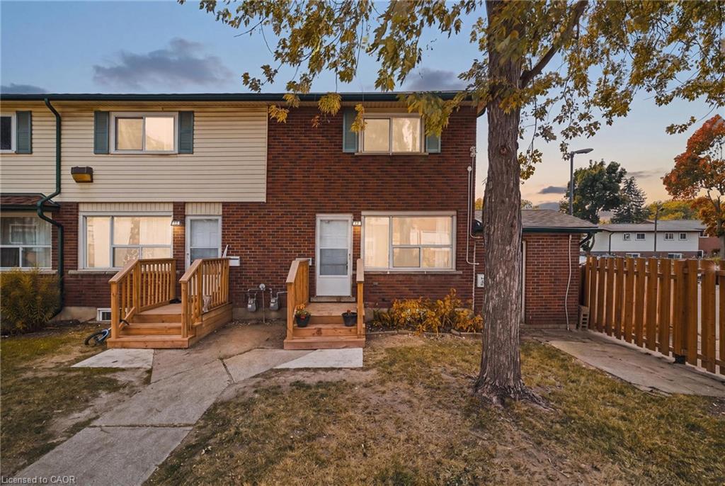 11-164 Jansen Avenue, Kitchener ON N2A 2L7