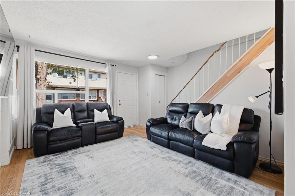 11-164 Jansen Avenue, Kitchener ON N2A 2L7