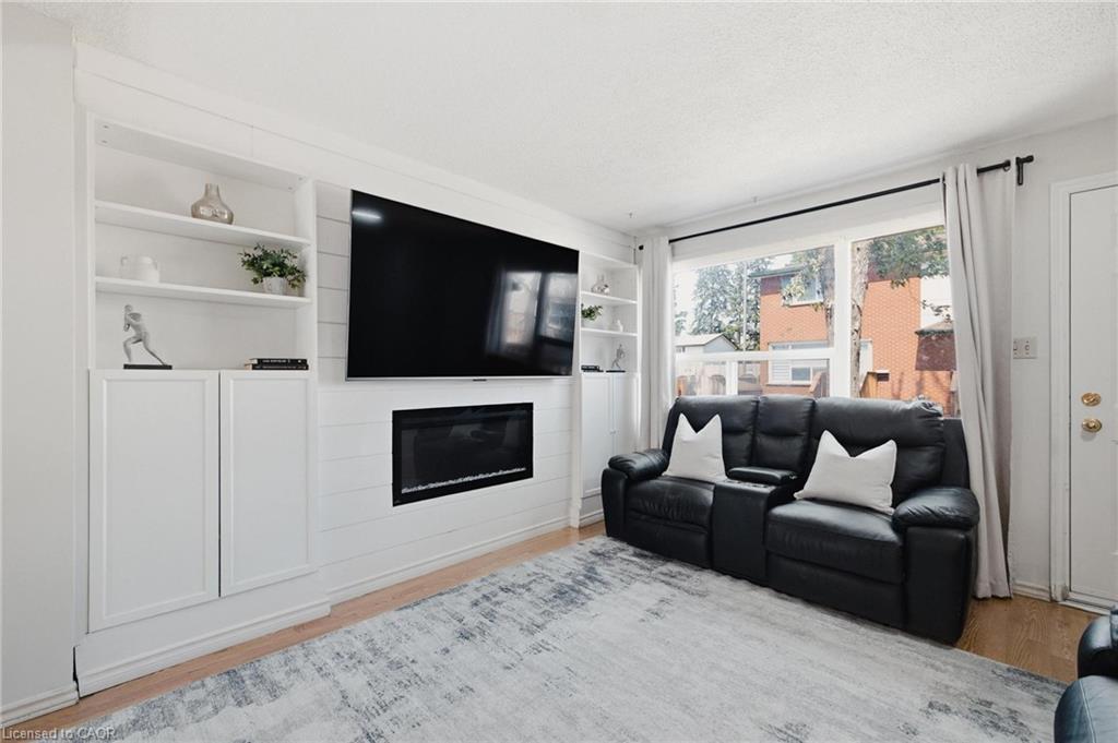 11-164 Jansen Avenue, Kitchener ON N2A 2L7