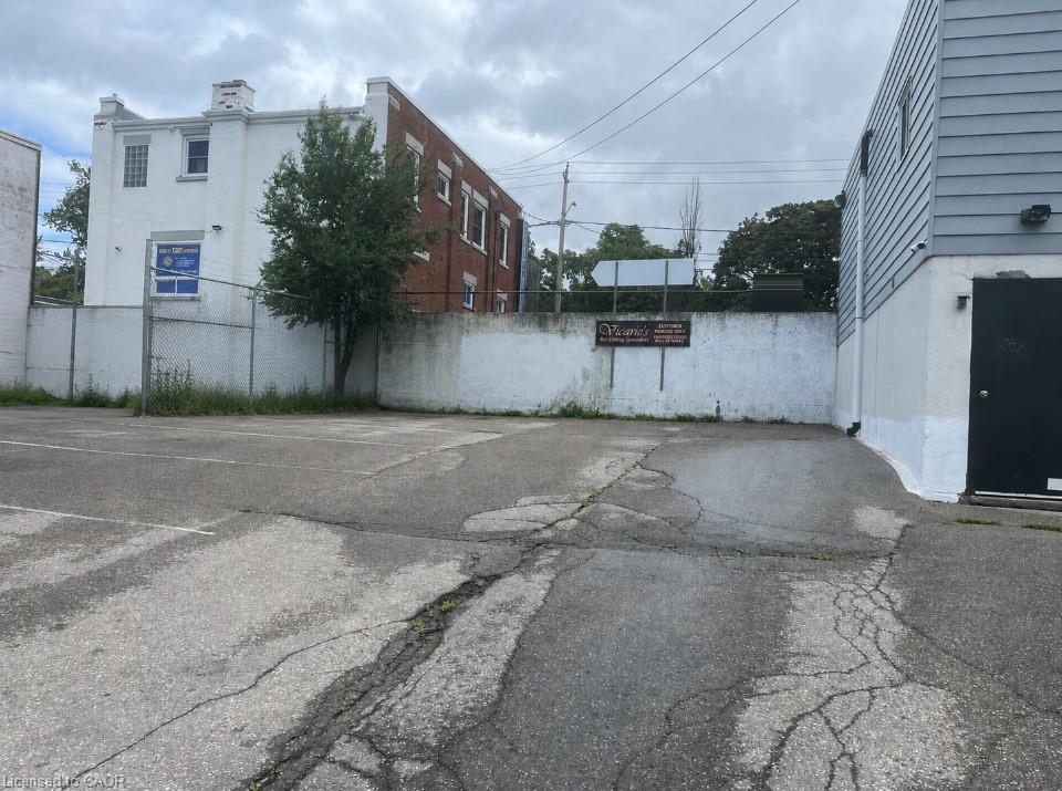 745 King Street E, Kitchener ON N2G 2M4