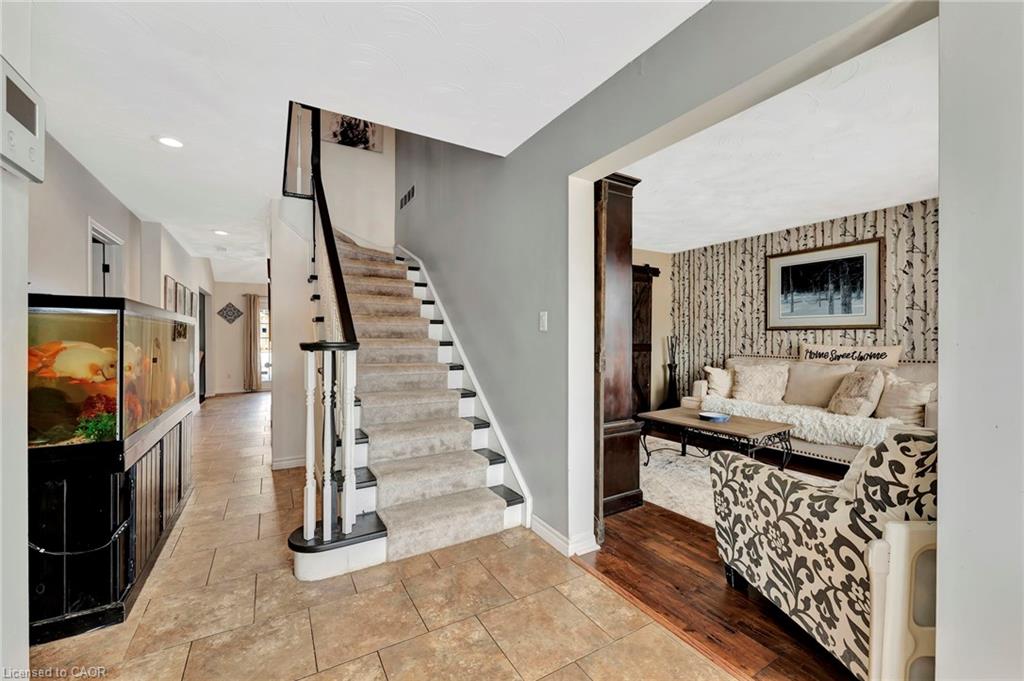 52 Beckett Drive, Brantford ON N3T 6G2