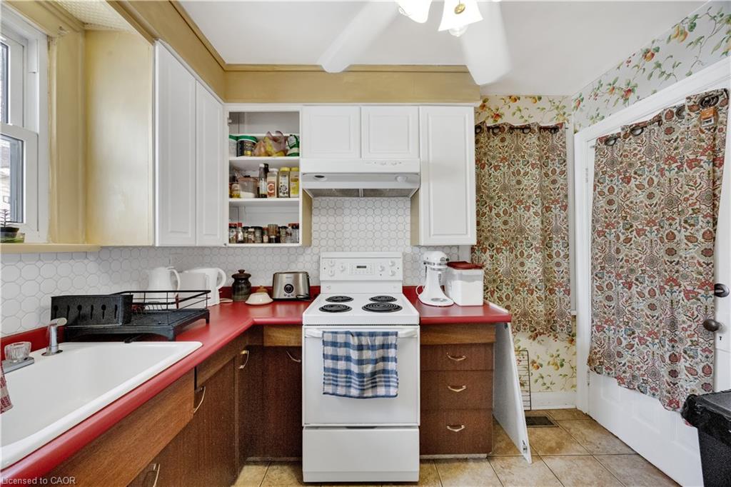 21 Hardy Avenue, Tillsonburg ON N4G 3W9