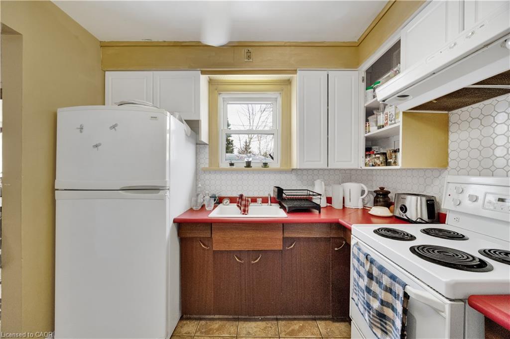 21 Hardy Avenue, Tillsonburg ON N4G 3W9