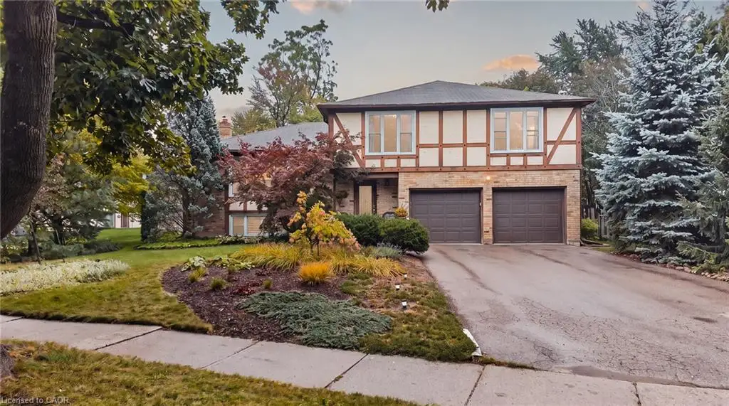 325 Coleridge Drive, Waterloo ON N2L 2V5