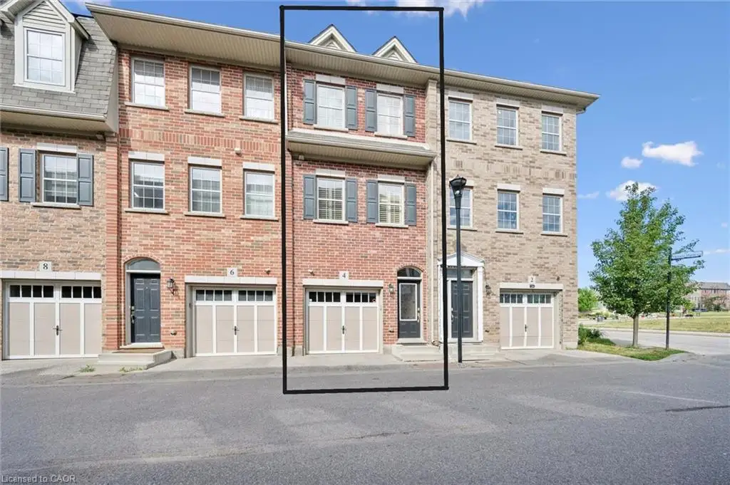 4 Cheltenham Mews, Kitchener ON N2H 0B2