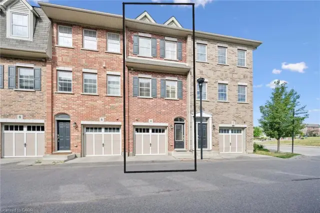 4 Cheltenham Mews, Kitchener ON N2H 0B2