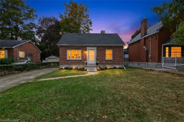 223 Margaret Avenue, Kitchener ON N2H 4J1