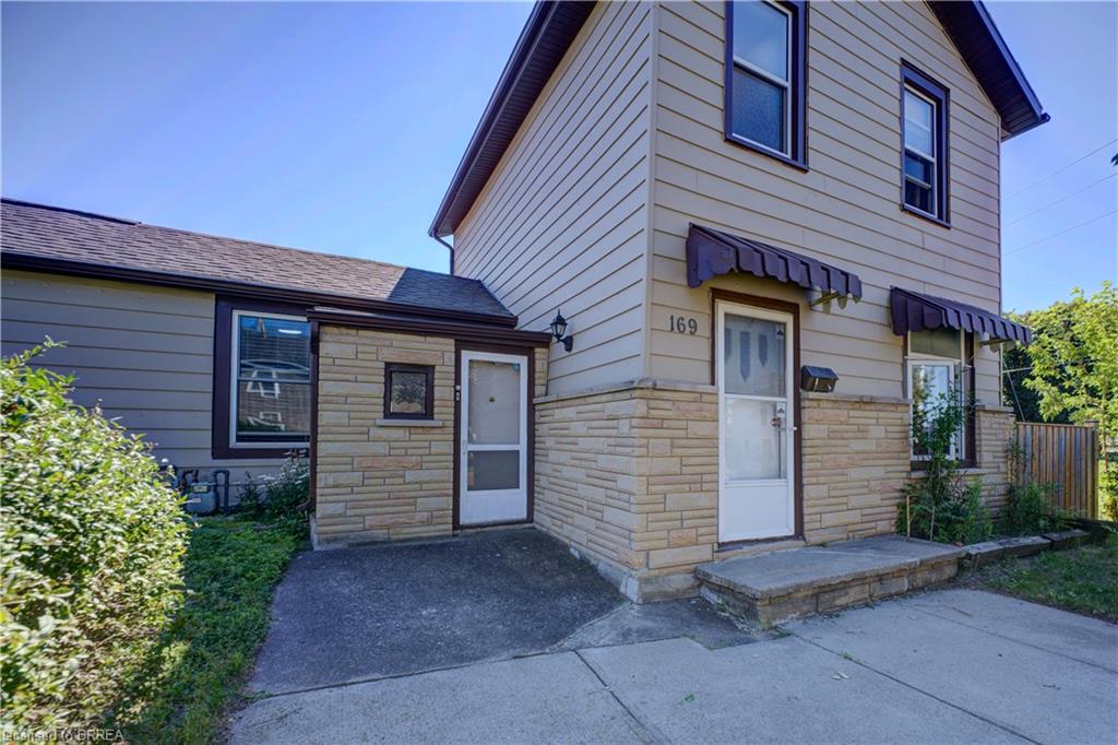 Large home with 4 bedrooms , 2 kitchens & 3 bathrooms. 4 separate entrances, perfect for multi-generational living