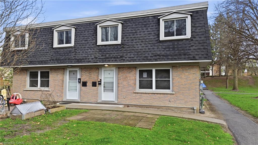 10-76 Borden Parkway, Kitchener ON N2M 3T4
