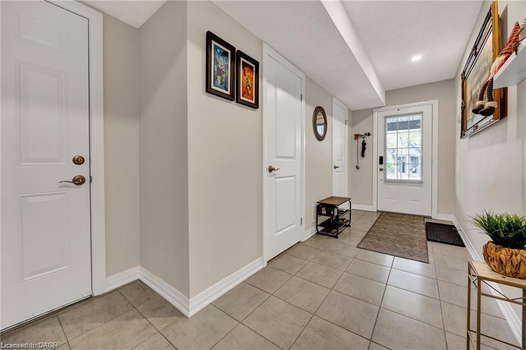 2C-115 South Creek Drive, Kitchener ON N2P 0H2