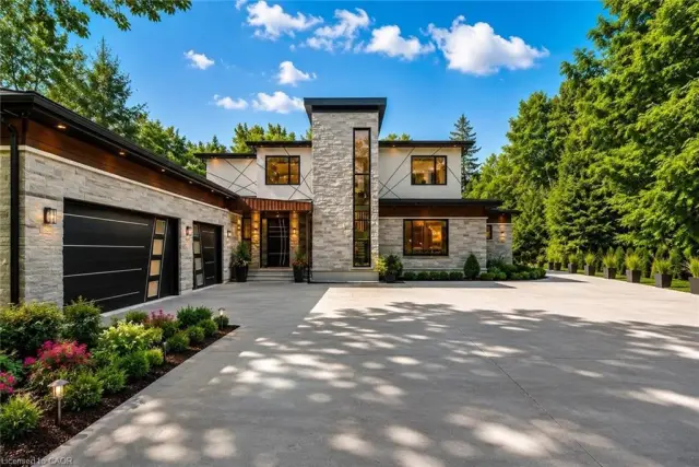 6 Campbell Farm Road, Brantford ON N3T 5L6
