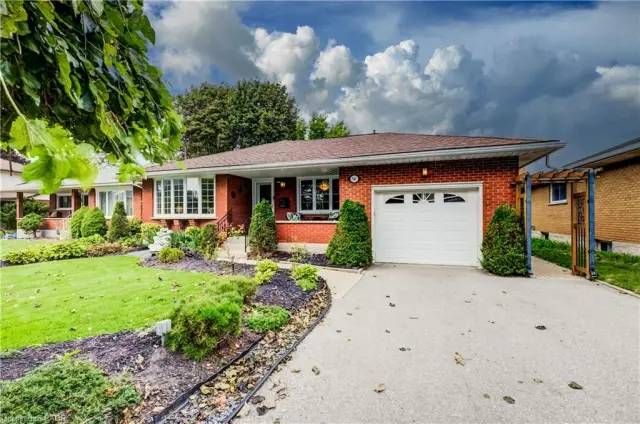 54 Fairlawn Road, Kitchener ON N2C 1X9