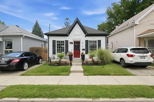 11 Esther Street, Brantford ON N3S 6K3