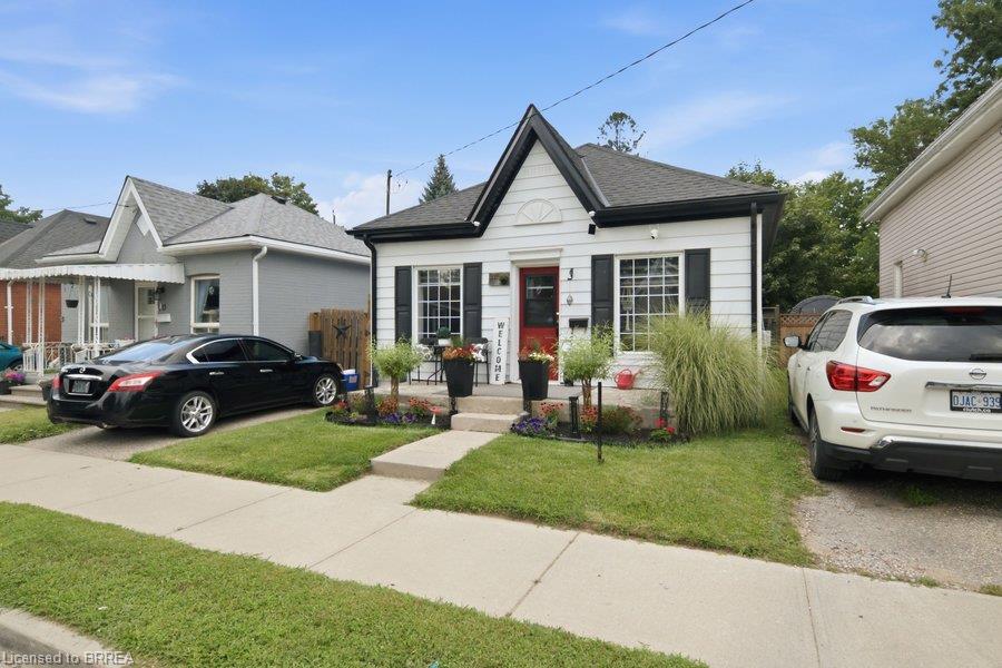 11 Esther Street, Brantford ON N3S 6K3