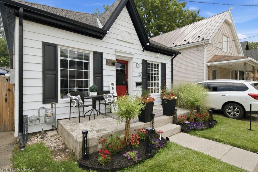 11 Esther Street, Brantford ON N3S 6K3