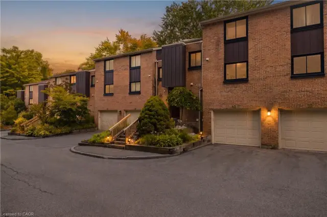 13-220 Salisbury Avenue, Cambridge ON N1S 1K5