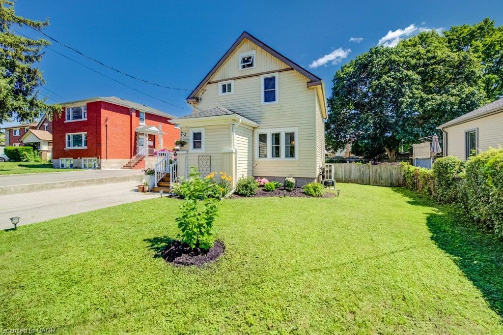 209 Belleview Avenue, Kitchener ON N2B 1G6