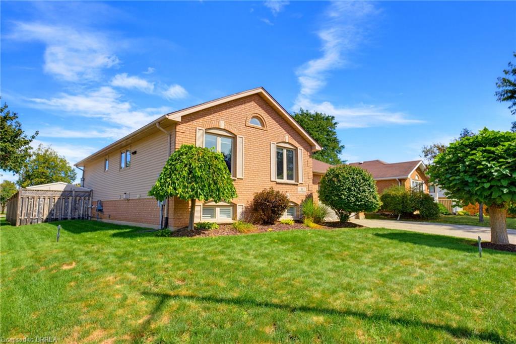 82 Olivetree Road, Brantford ON N3R 7W6