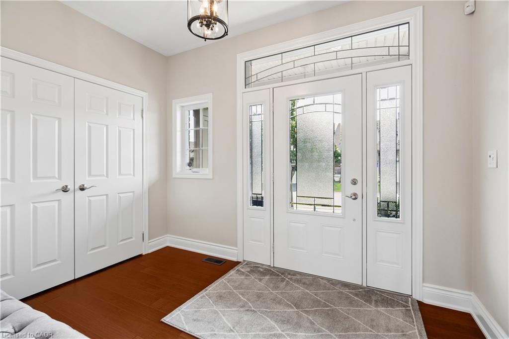 14 Chestnut Drive, Rockwood ON N0B 2K0