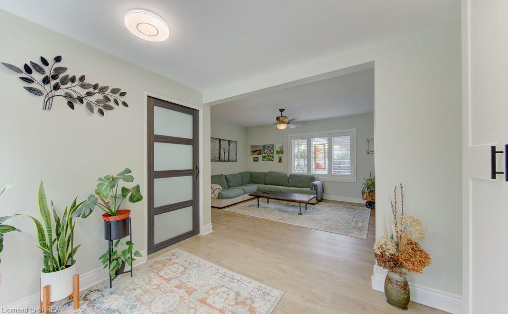 17 Amelia Street, Paris ON N3L 1Z4