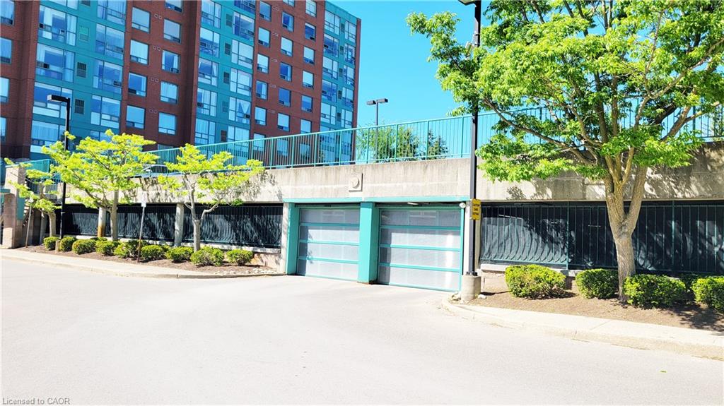 302-55 Blue Springs Drive, Waterloo ON N2J 4T3