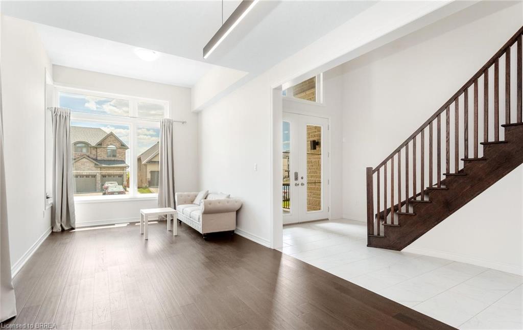 10 Mcgovern Lane, Paris ON N3L 0K3