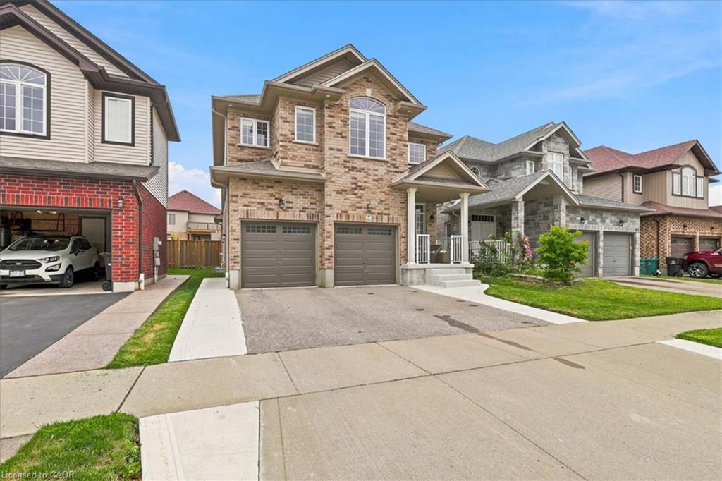 921 Eden Oak Court, Kitchener ON N2A 0H4