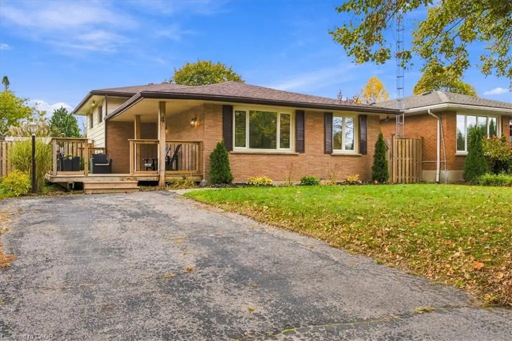 4 Allanton Boulevard, Brantford ON N3R 3B9