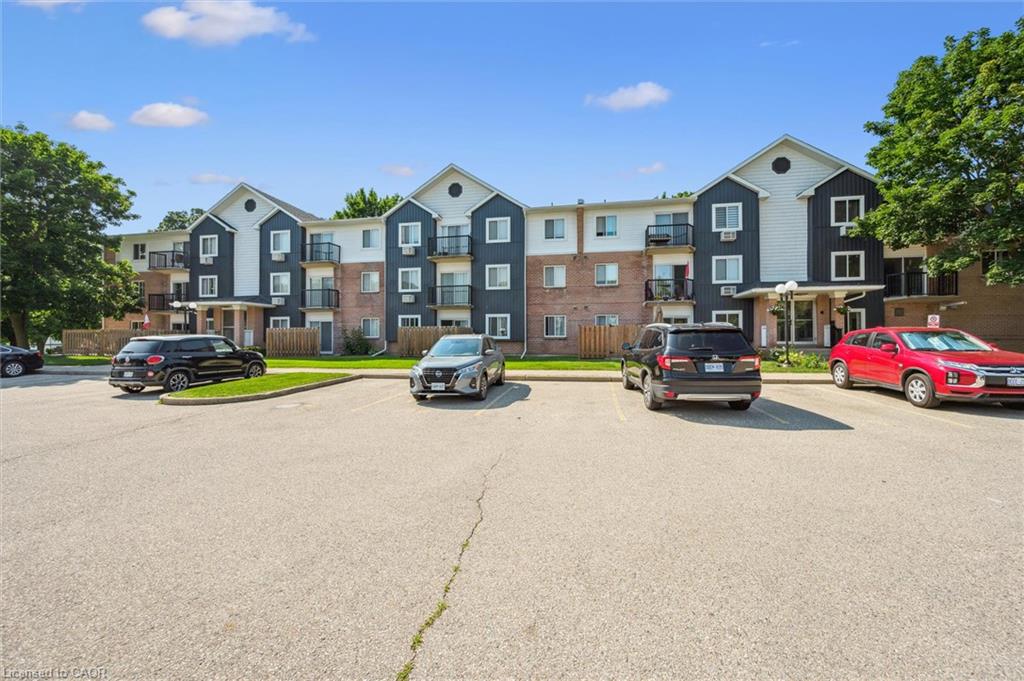210-275 Eiwo Court, Waterloo ON N2K 2M8