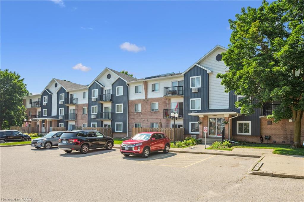 210-275 Eiwo Court, Waterloo ON N2K 2M8