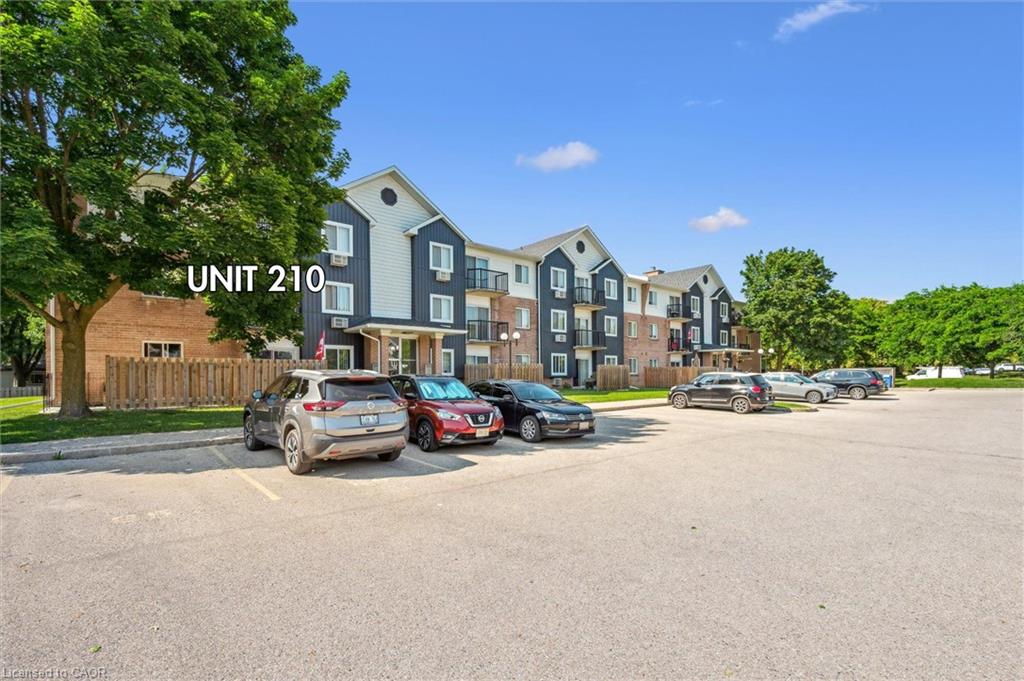 210-275 Eiwo Court, Waterloo ON N2K 2M8