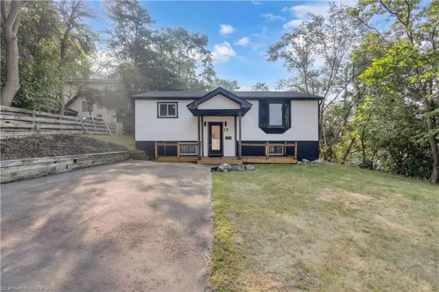 19 Broad Street, Brantford ON N3R 7E1