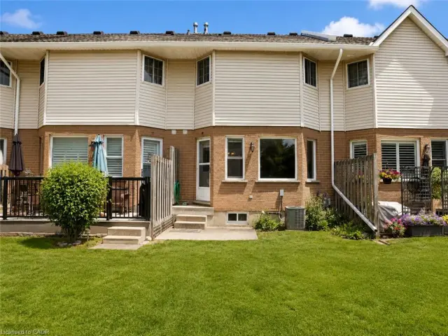 38-10 Holborn Court, Kitchener ON N2A 3Y9