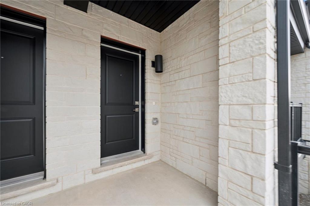 B039-525 Erinbrook Drive, Kitchener ON N2E 0L4