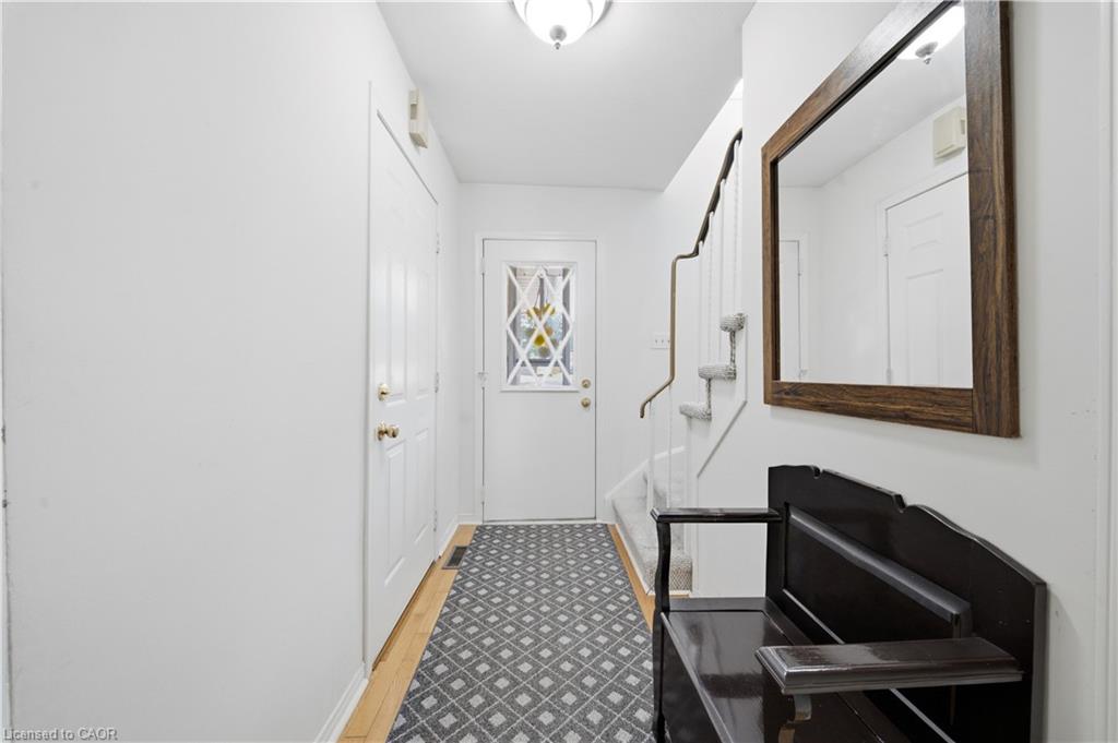 230 Sunset Boulevard, Cambridge ON N1S 4M5