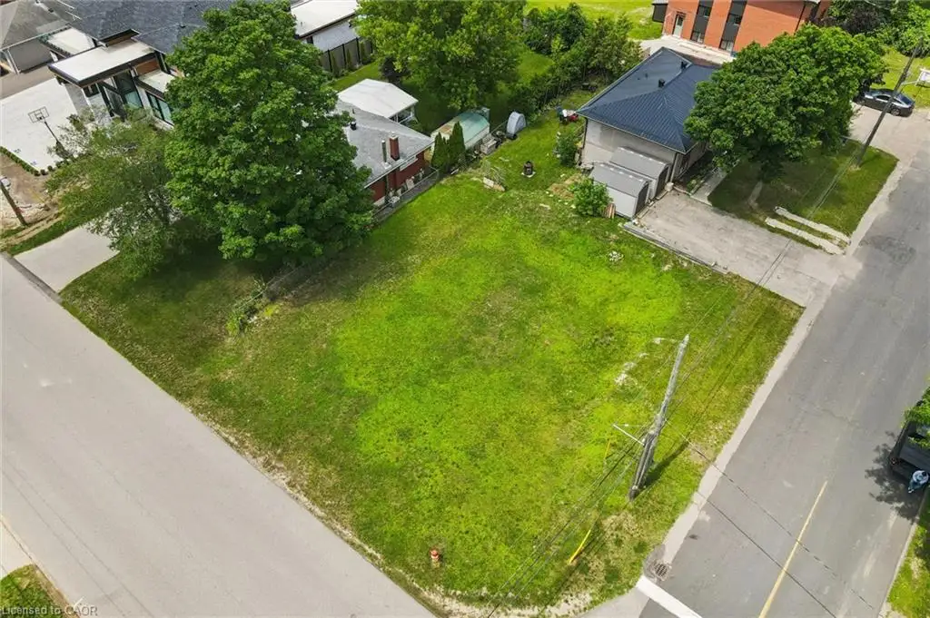 46 Daniel Avenue, Kitchener ON N2K 1E9