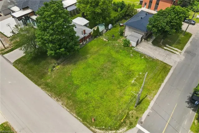 46 Daniel Avenue, Kitchener ON N2K 1E9