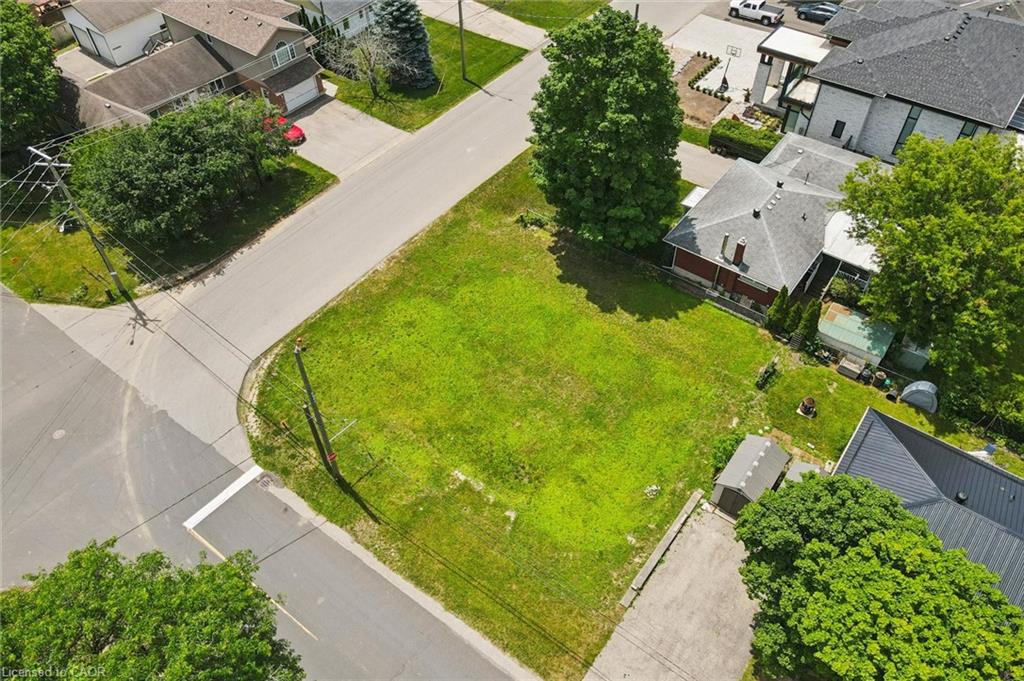 46 Daniel Avenue, Kitchener ON N2K 1E9