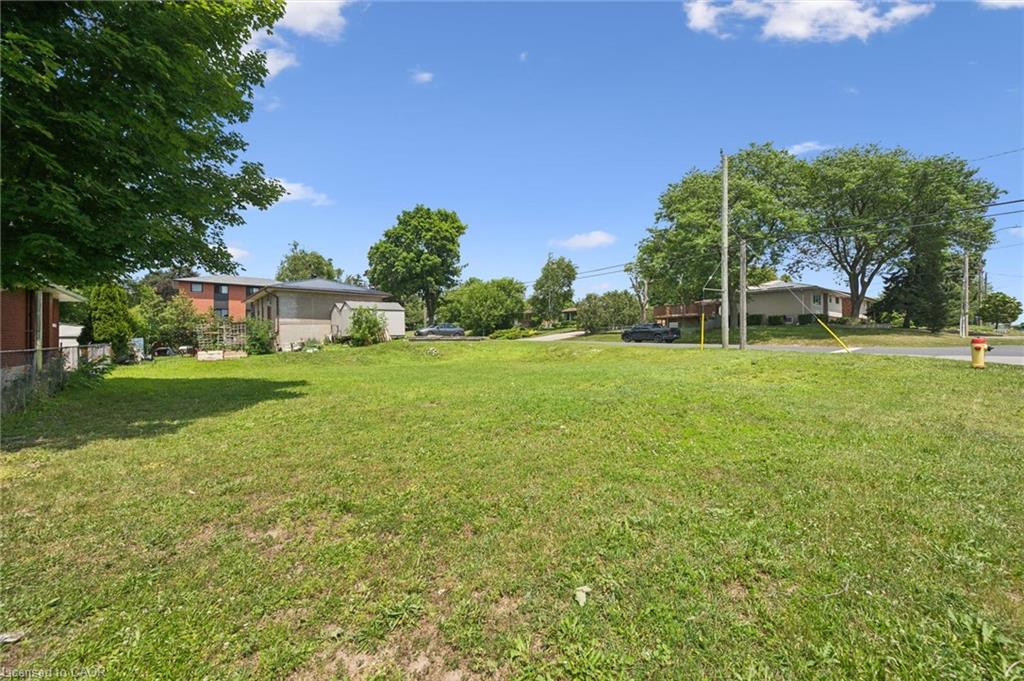 46 Daniel Avenue, Kitchener ON N2K 1E9